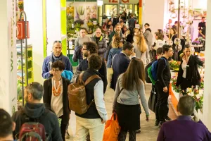 folla in fiera