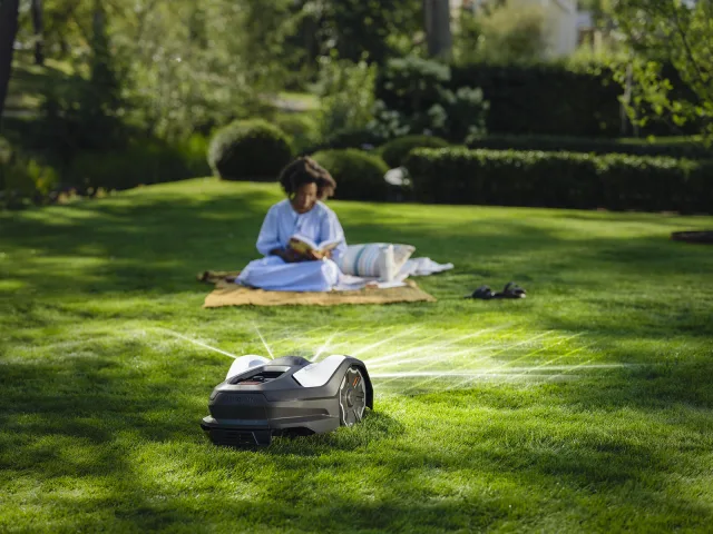 Da Husqvarna 4 nuovi modelli di Automower Nera