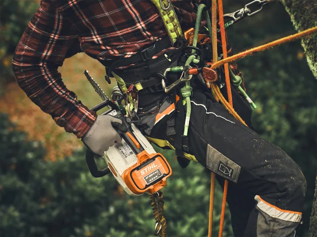 STIHL rafforza l’offerta per l’arboricoltura con la motosega MSA 190 T
