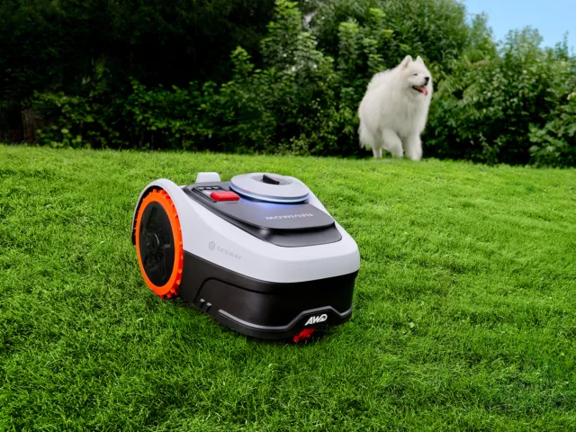 Segway Navimow i210AWD sui terreni più complessi con 3 ruote motrici